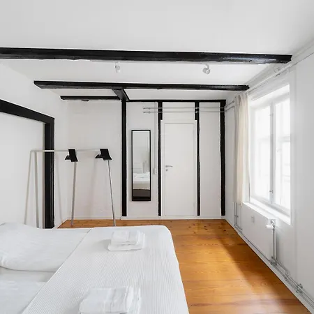 Charming W. 2-bedrooms