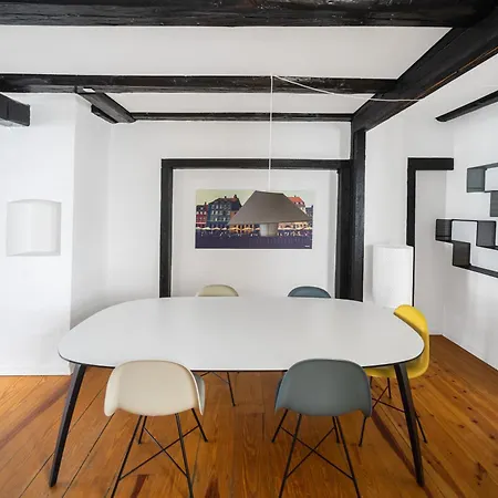 Charming W. 2-bedrooms Lejlighed